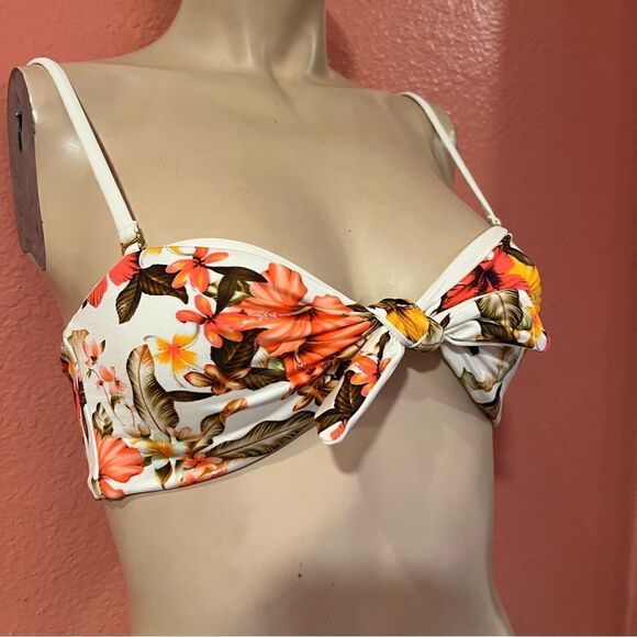 BEACH BUNNY TOP!! - Picture 5 of 7